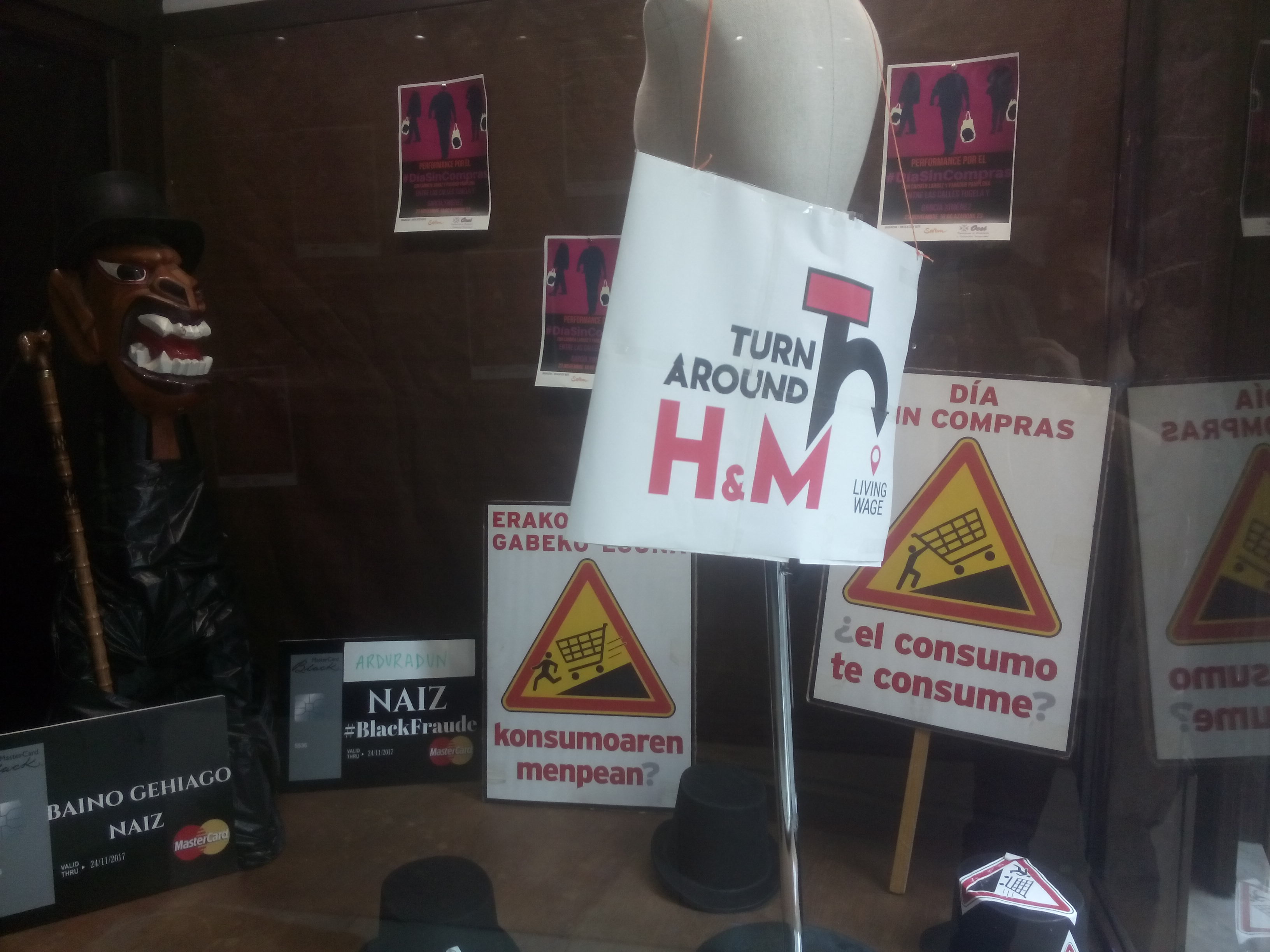 Acción hacia H&M en la tienda de SETEM