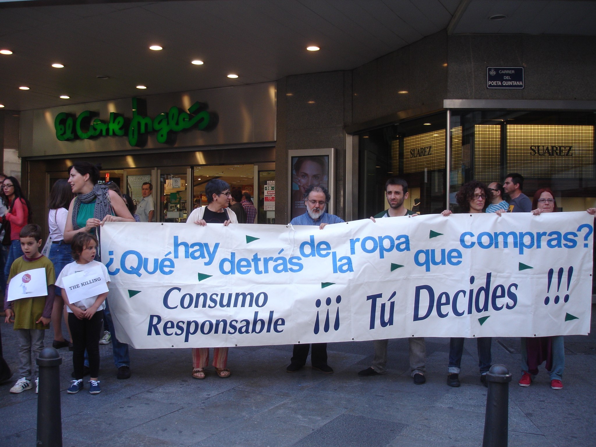 Concentración en Valencia en solidaridad con las más de 1000 víctimas de Rana Plaza